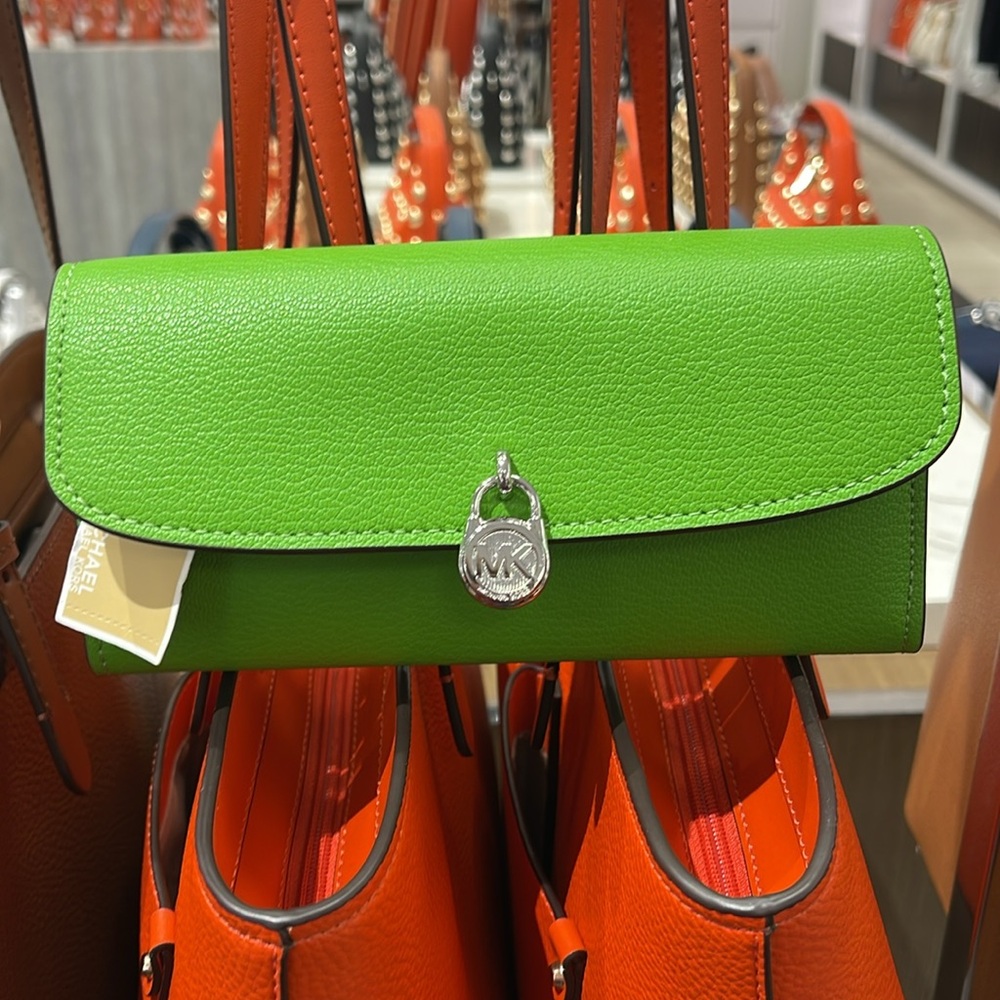 Michael Kors Hamilton Large Leather Flap Continental Wallet
Jungle Green 
NWT - Picture 14 of 16